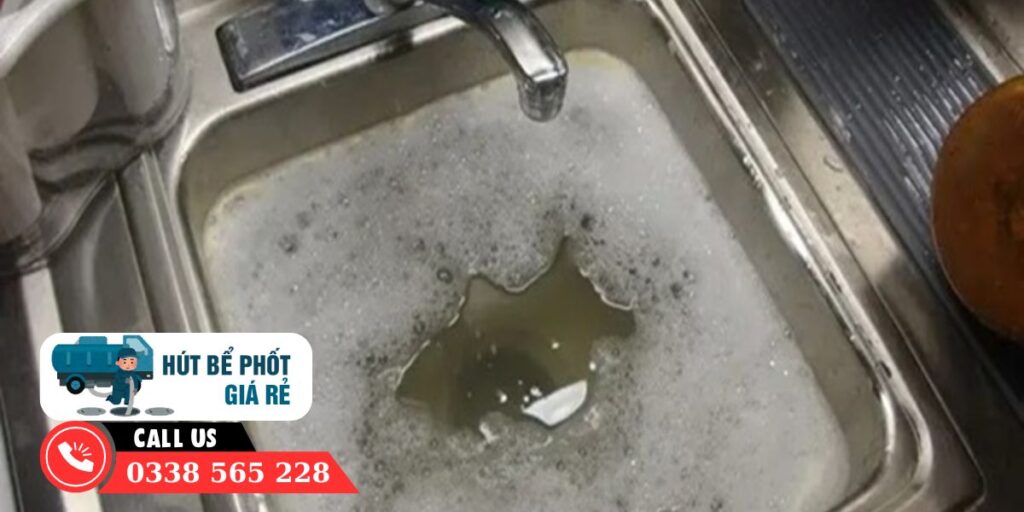 Bọt xà phòng có thể gây tắc nghẽn chậu rửa bát